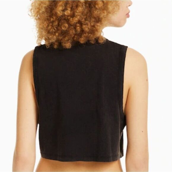 CHARLOTTE RUSSE WHITE &BLACK SEQUENCE PATTERN DESIGN CROP TOP - Picture 1 of 13